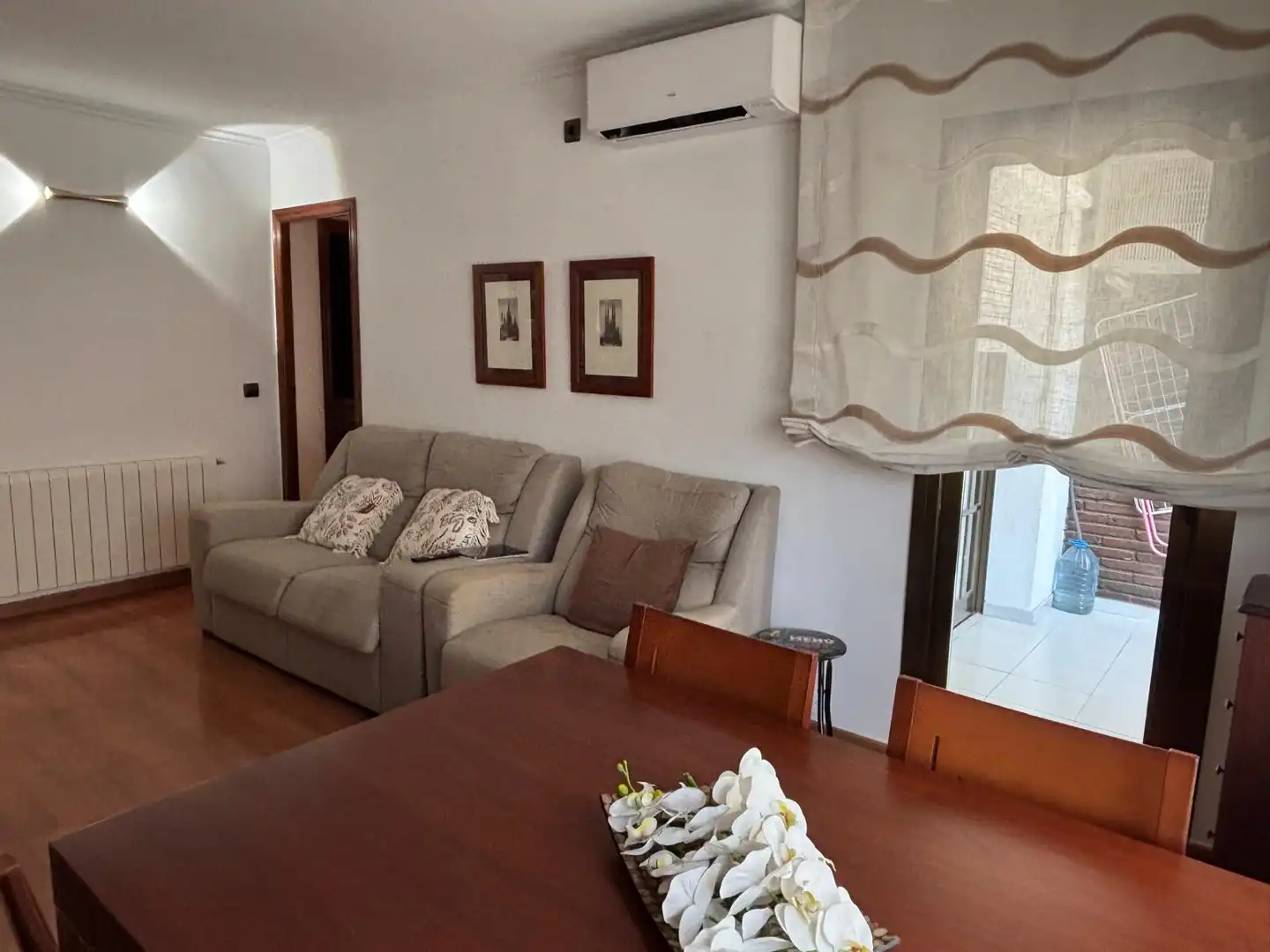 Sala d'estar de Pis en venda en Sant Adrià de Besòs amb Aire condicionat, Calefacció i Moblat