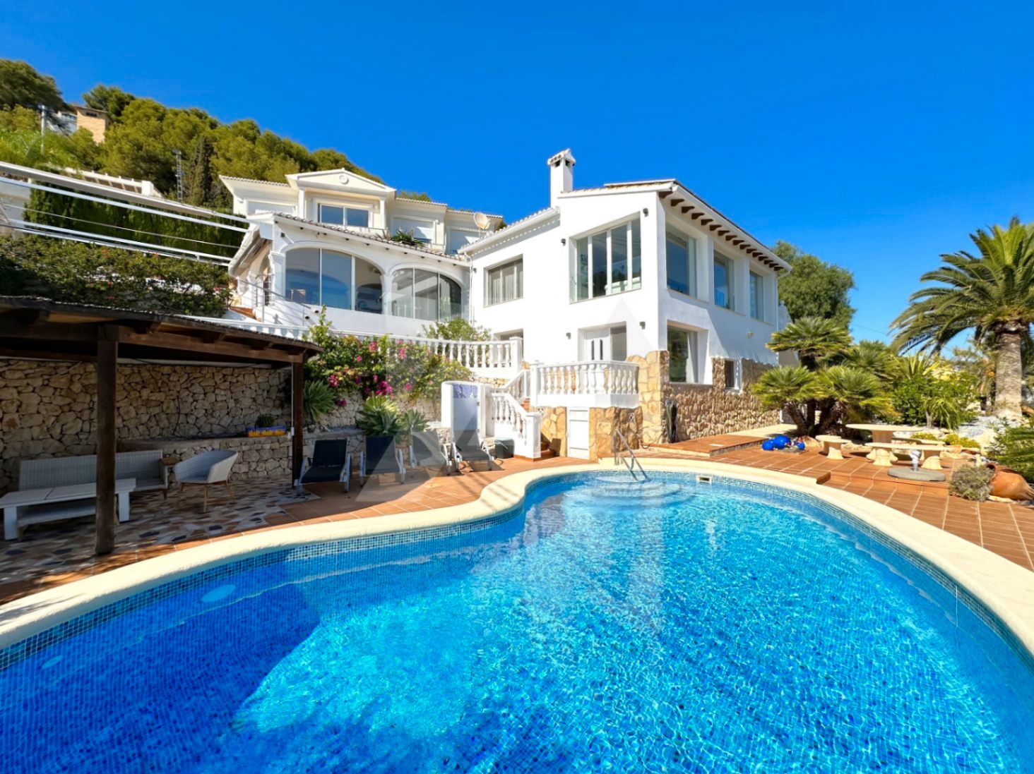 Vista exterior de Casa o xalet en venda en Moraira amb Aire condicionat, Calefacció i Jardí privat