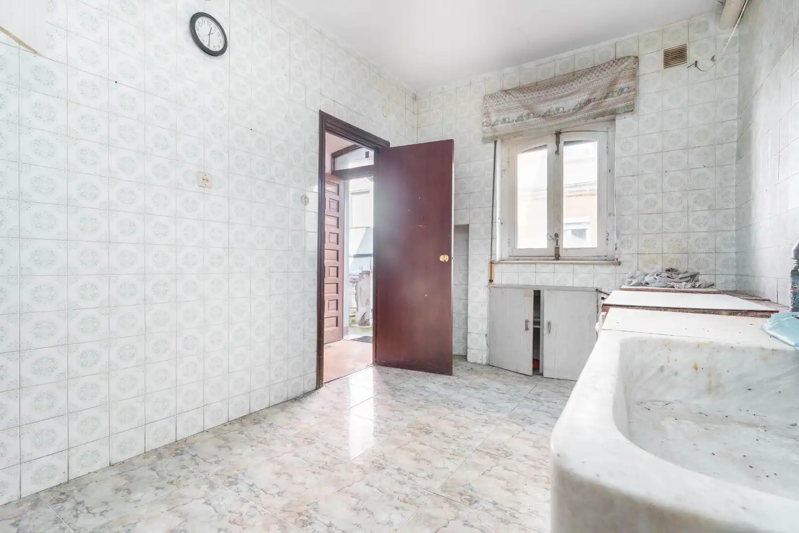 Gebäude zum Verkauf in Calle de Valentín Ochoa, 4, La Felguera