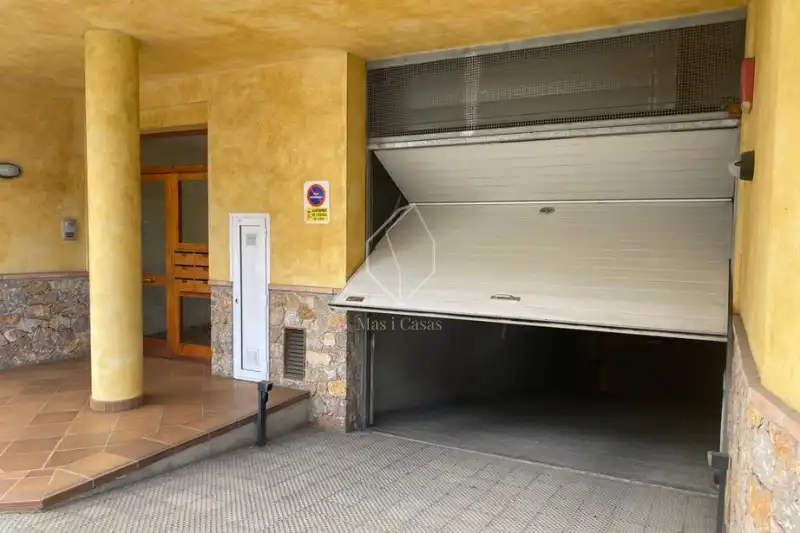 Parkplatz von Garage zum Verkauf in L'Escala