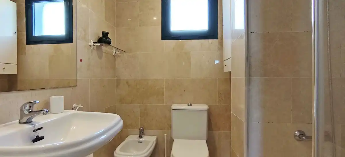 Bany de Apartament en venda en Marbella amb Aire condicionat, Terrassa i Piscina comunitària