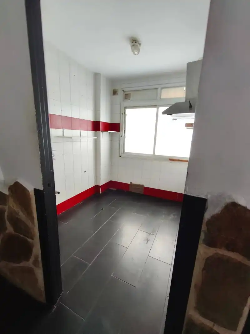Business premises for sale in Alisal - San Román, imagen 2