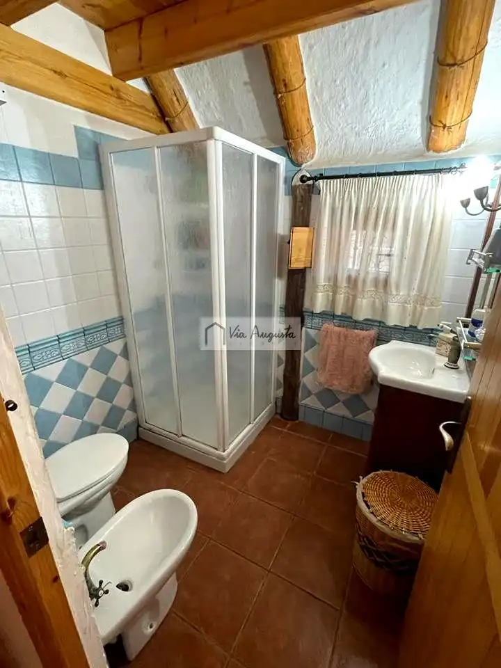 Baño de Finca rústica en venta en Sant Jaume d'Enveja con Jardín privado