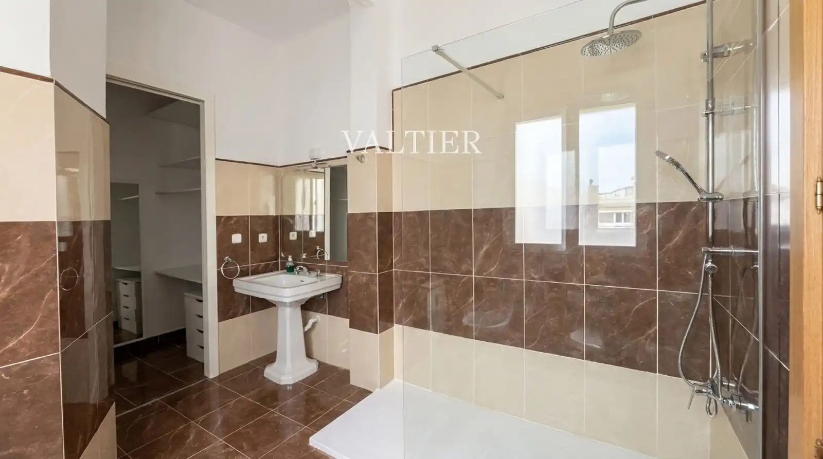 Bathroom of Flat for rent in Chamberí