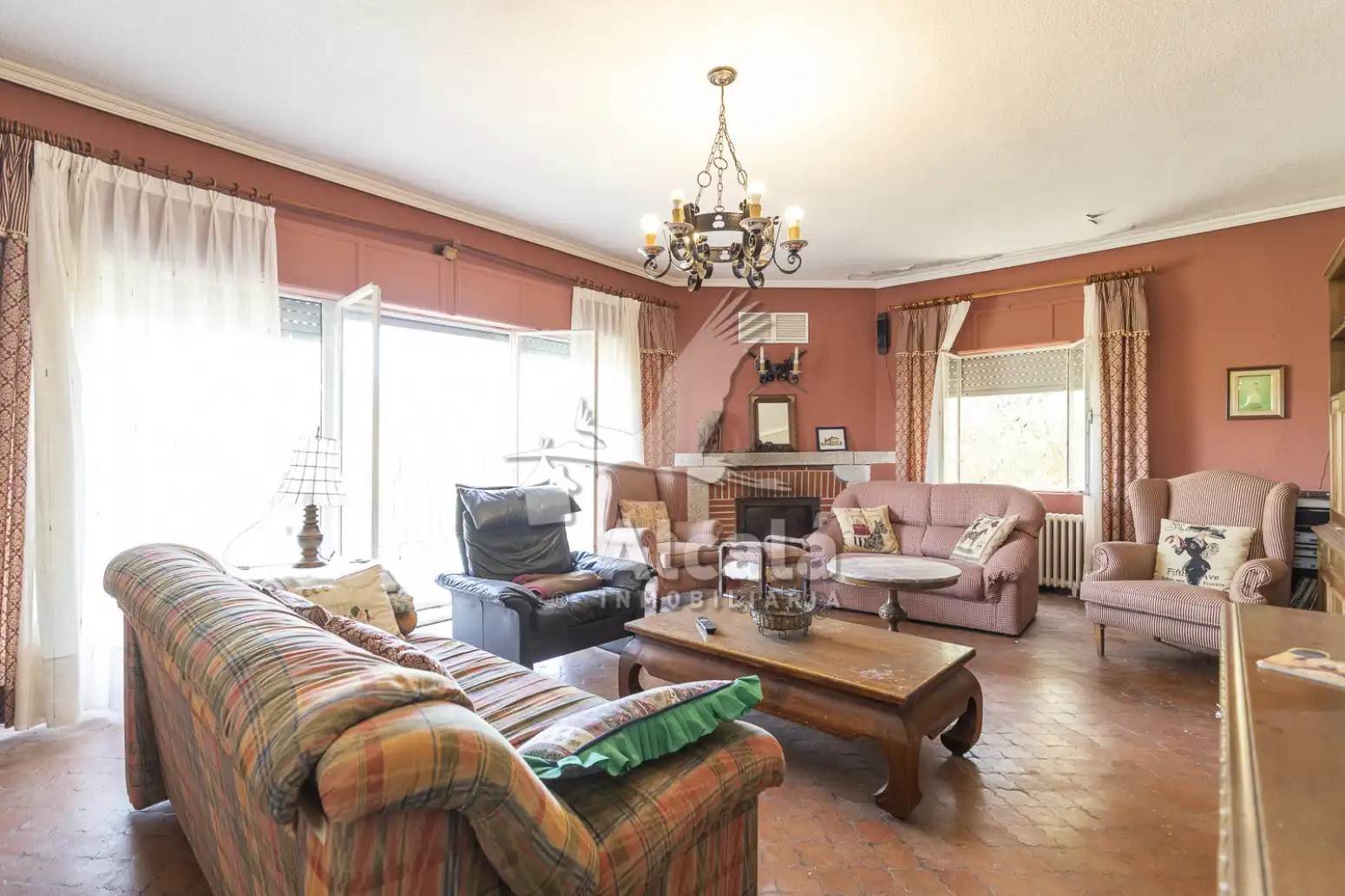 Sala de estar de Casa o chalet en venta en Valverde de Alcalá con Calefacción, Terraza y Trastero