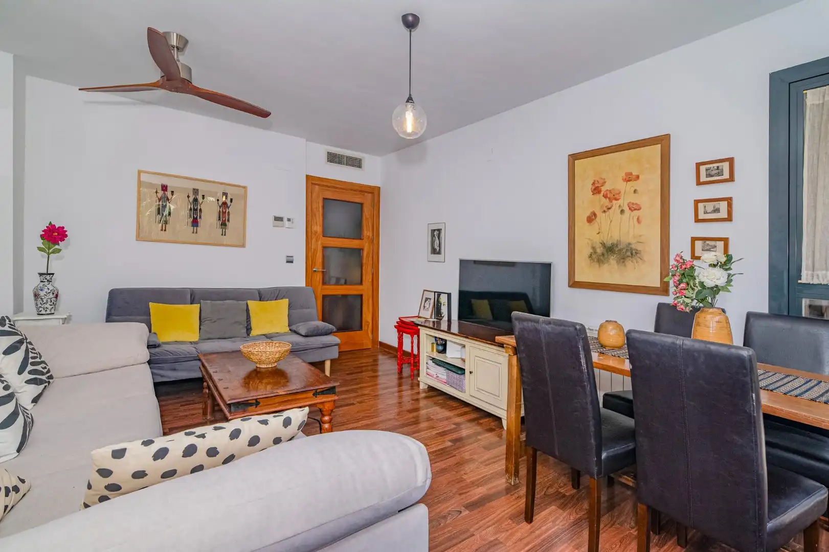 Sala d'estar de Pis en venda en Granada amb Aire condicionat, Calefacció i Terrassa