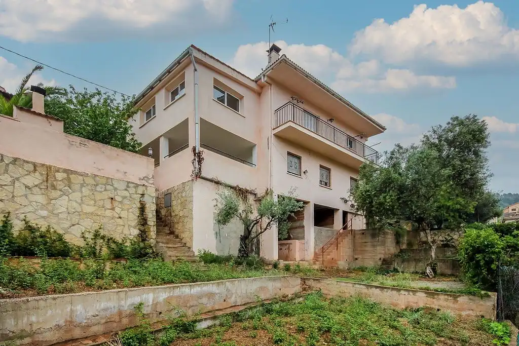 Villa zum Verkauf in Calle Ginesta