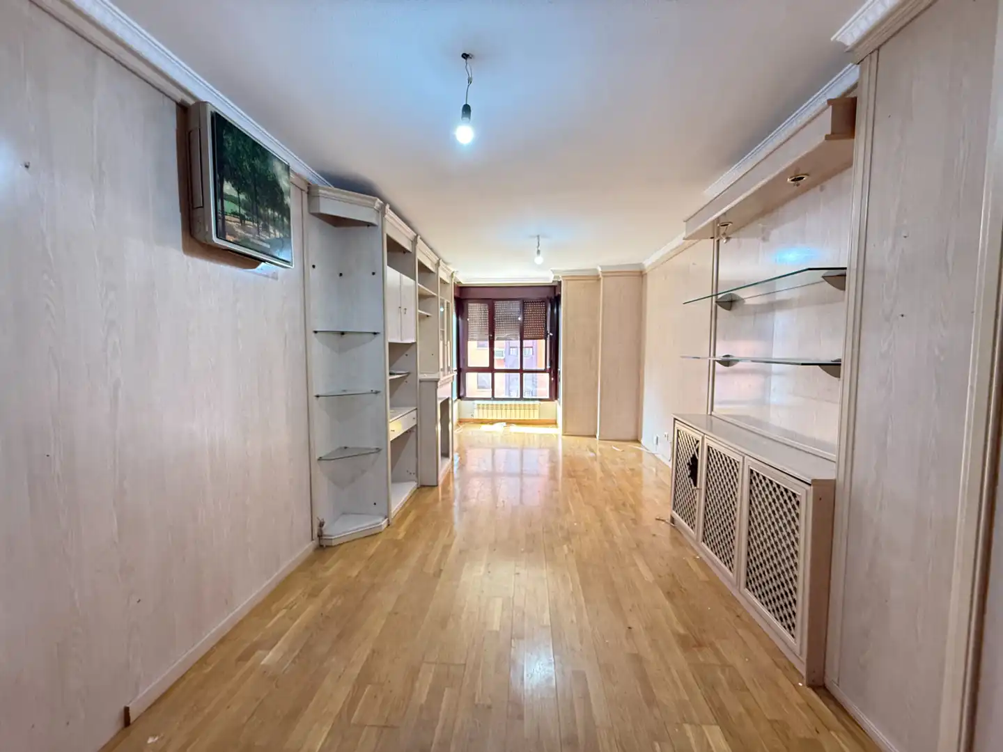 Flat for sale in Madrid  with Air Conditioner, Heating and Storage room