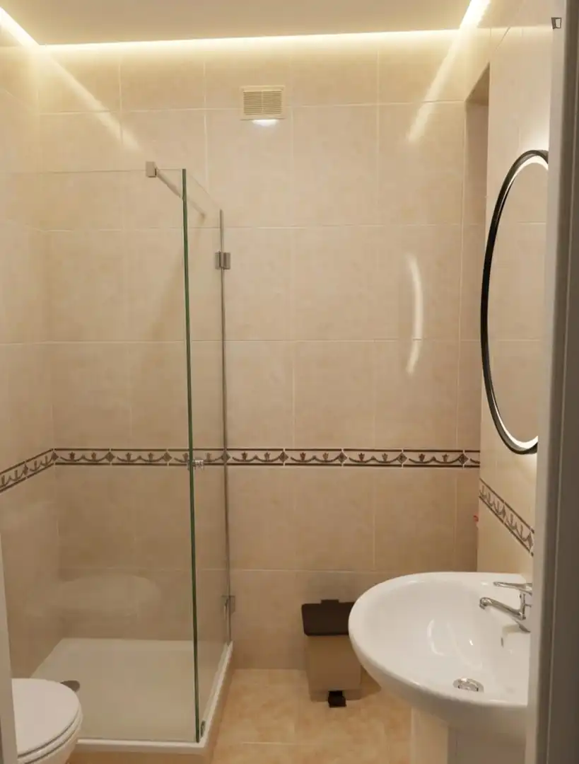 Bathroom of Houses for share in Salamanca  with Heating, Furnished and Internet