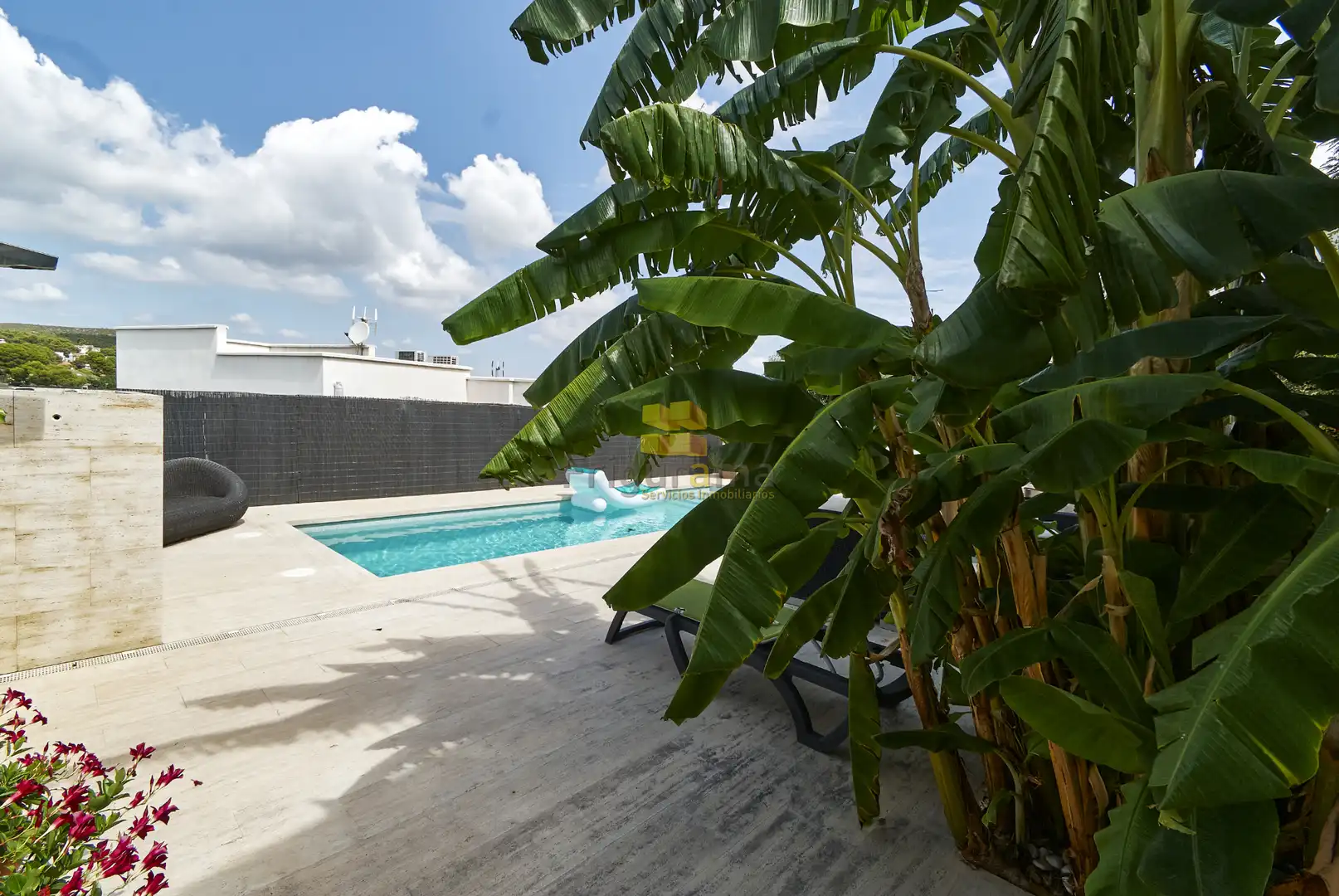 Piscina de Casa o xalet en venda en Castelldefels amb Aire condicionat, Calefacció i Jardí privat