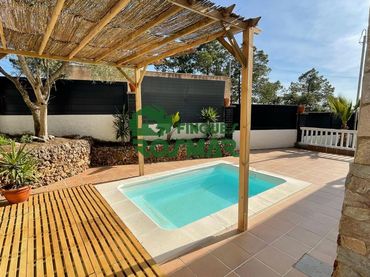 Casa amb piscina en venda a Lloret Residencial - Montlloret