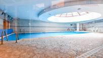 Swimming pool of Flat to rent in  Madrid Capital  with Air Conditioner, Heating and Parquet flooring