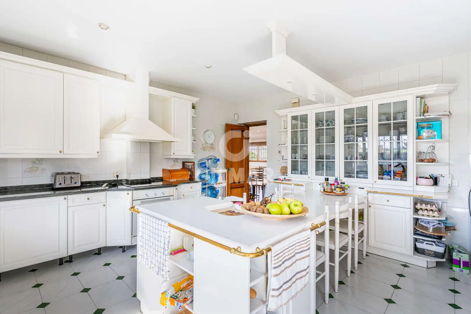 Cocina de Casa o chalet en venta en Pozuelo de Alarcón con Calefacción, Jardín privado y Piscina