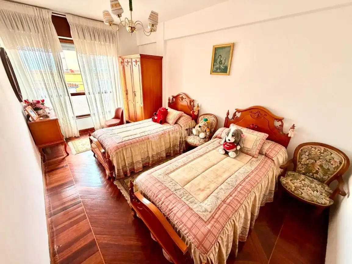 Habitación de Piso en venta en Santander con Calefacción y Parquet