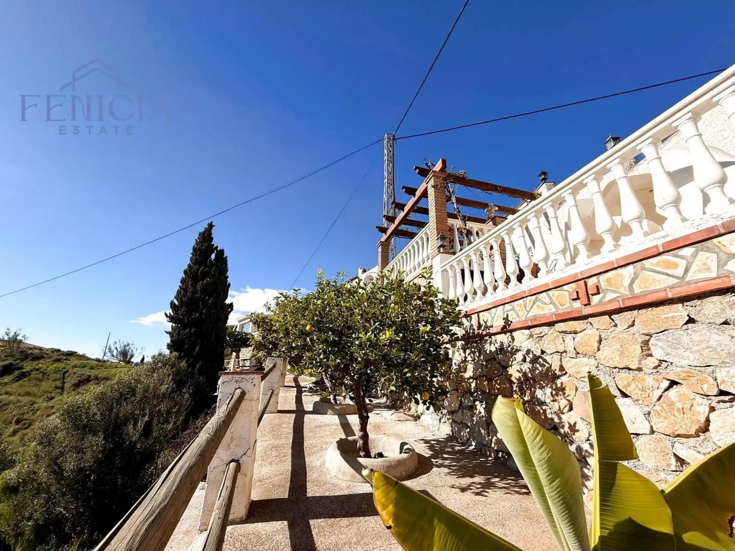 Vista exterior de Casa o chalet en venta en Almuñécar con Aire acondicionado, Calefacción y Jardín privado