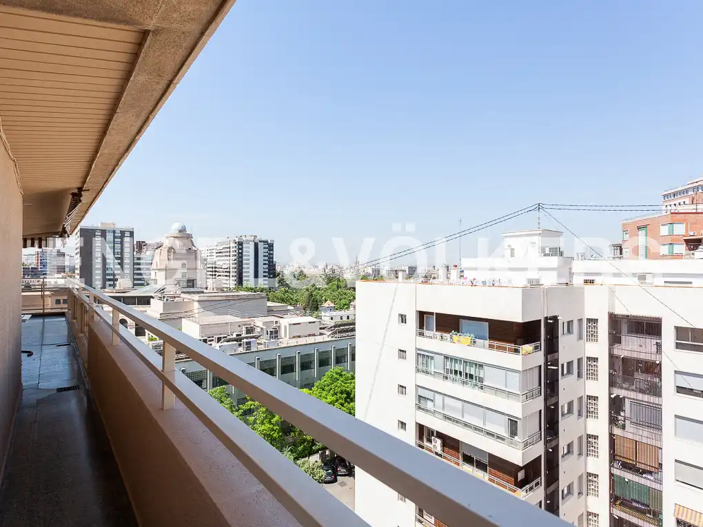 Exterior view of Flat for rent in Valencia  with Air Conditioner, Heating and Terrace