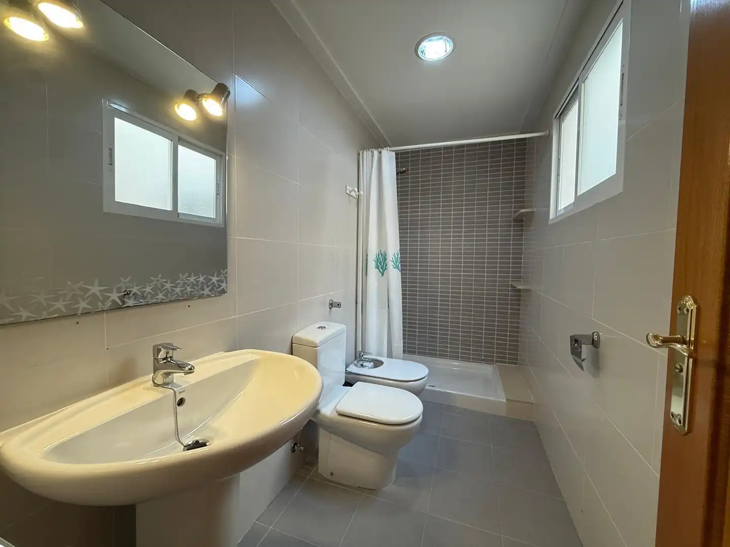 Bathroom of Flat for rent in Elche / Elx  with Furnished