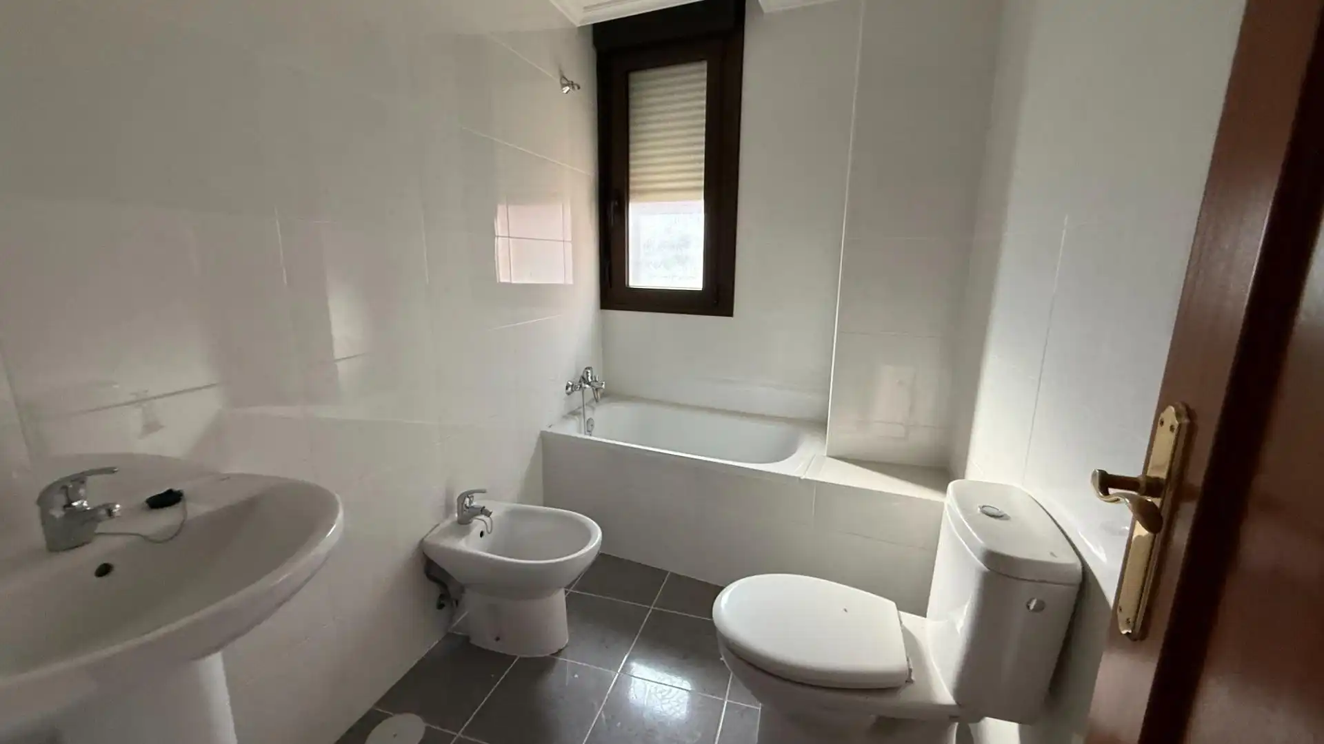 Badezimmer von Gebäude zum Verkauf in Limpias