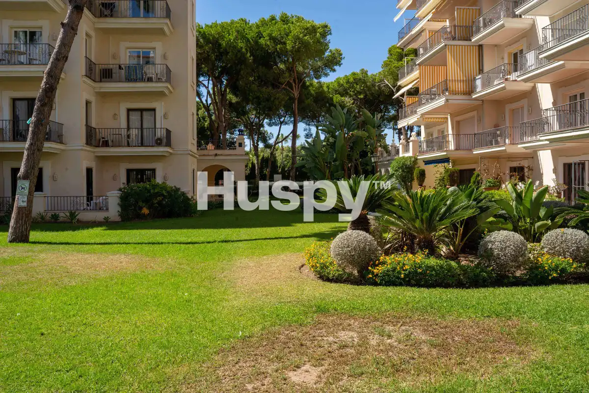 Außenansicht von Wohnung zur Miete in Nueva Andalucía