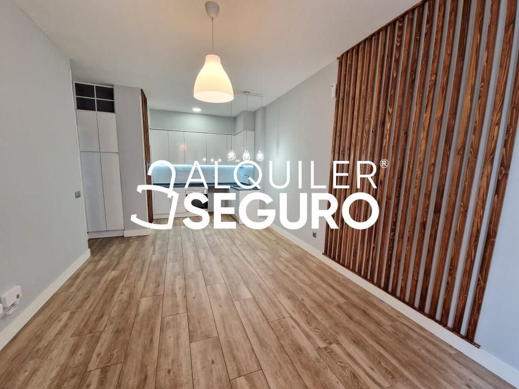 Dormitori de Pis de lloguer en Fuenlabrada amb Aire condicionat i Calefacció