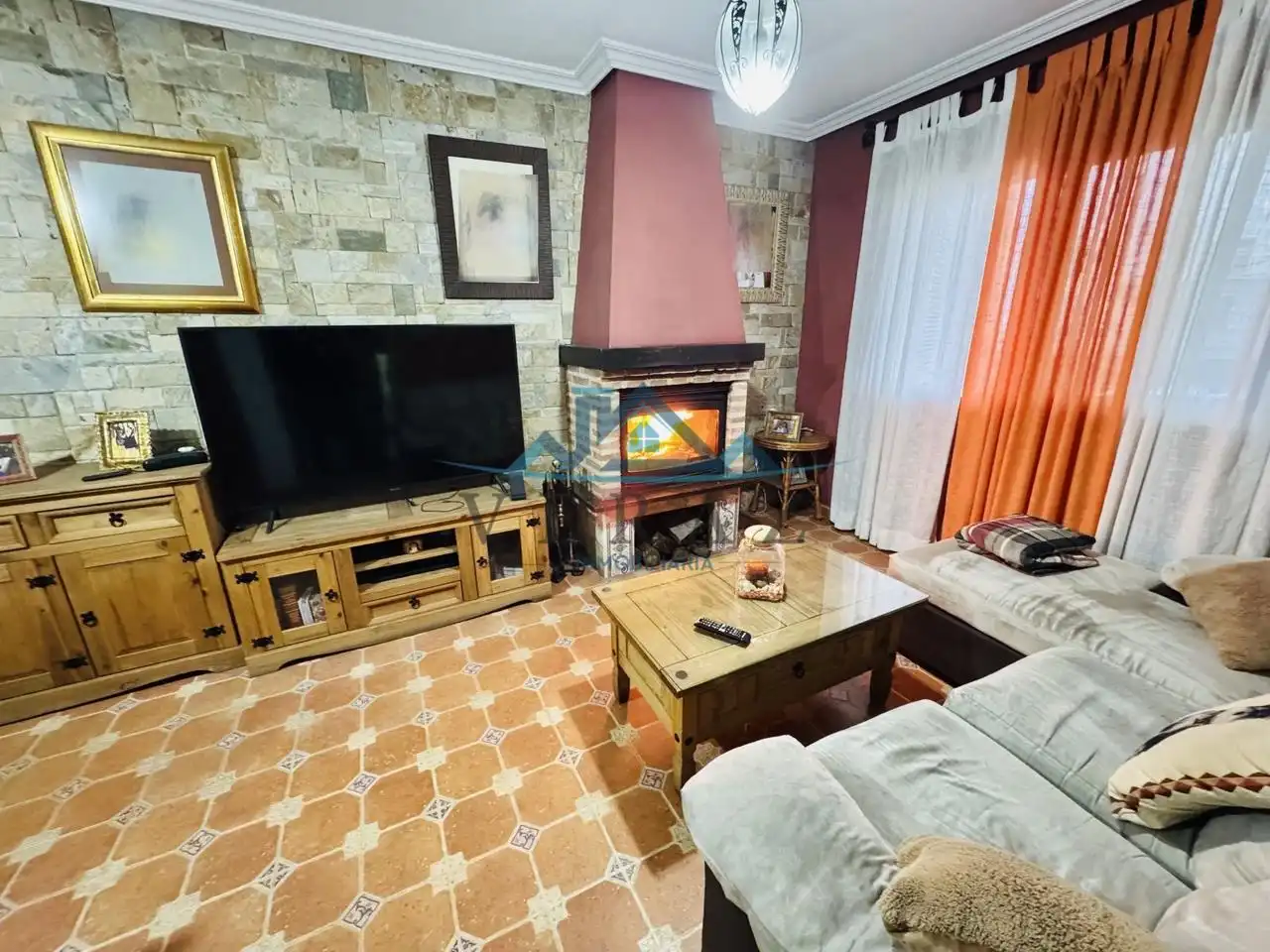 Sala d'estar de Casa o xalet en venda en Talavera de la Reina amb Aire condicionat, Calefacció i Jardí privat