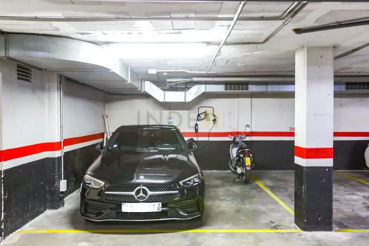 Parking de Ático en venta en Sitges con Aire acondicionado, Calefacción y Piscina comunitaria