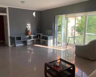 Sala d'estar de Apartament de lloguer en  Madrid Capital amb Aire condicionat, Calefacció i Forn