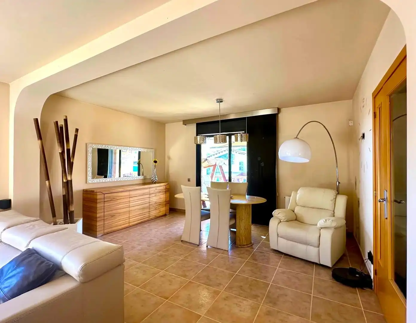 Sala de estar de Casa o chalet en venta en Lliçà d'Amunt con Aire acondicionado, Terraza y Piscina