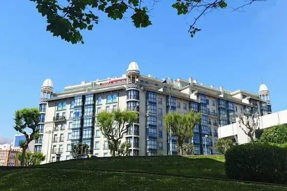 Vista exterior de Piso en venta en A Coruña Capital  con Calefacción, Jardín privado y Trastero