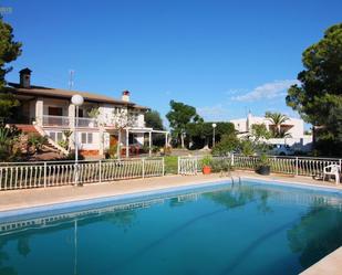 Piscina de Casa o xalet en venda en Elche / Elx amb Jardí privat, Terrassa i Traster