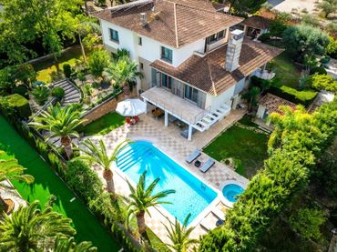 Casa amb piscina en venda a La Alcayna
