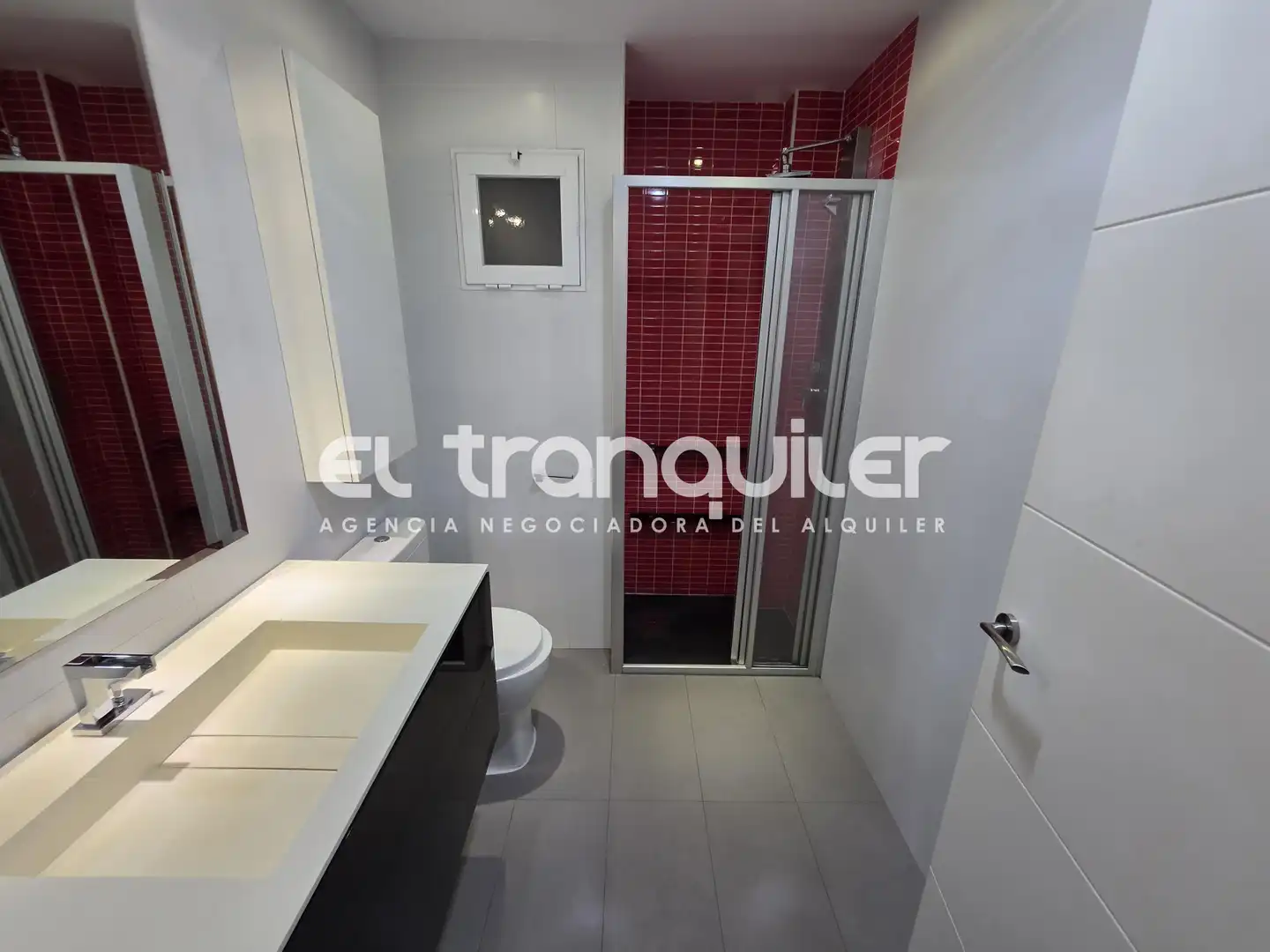 Bathroom of Flat for rent in Madrid  with Air Conditioner, Furnished and Washing machine