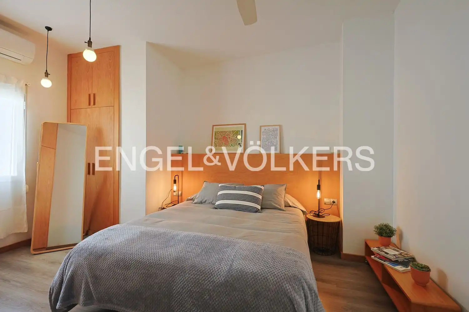 Bedroom of Flat for rent in Valencia  with Air Conditioner, Heating and Parquet flooring