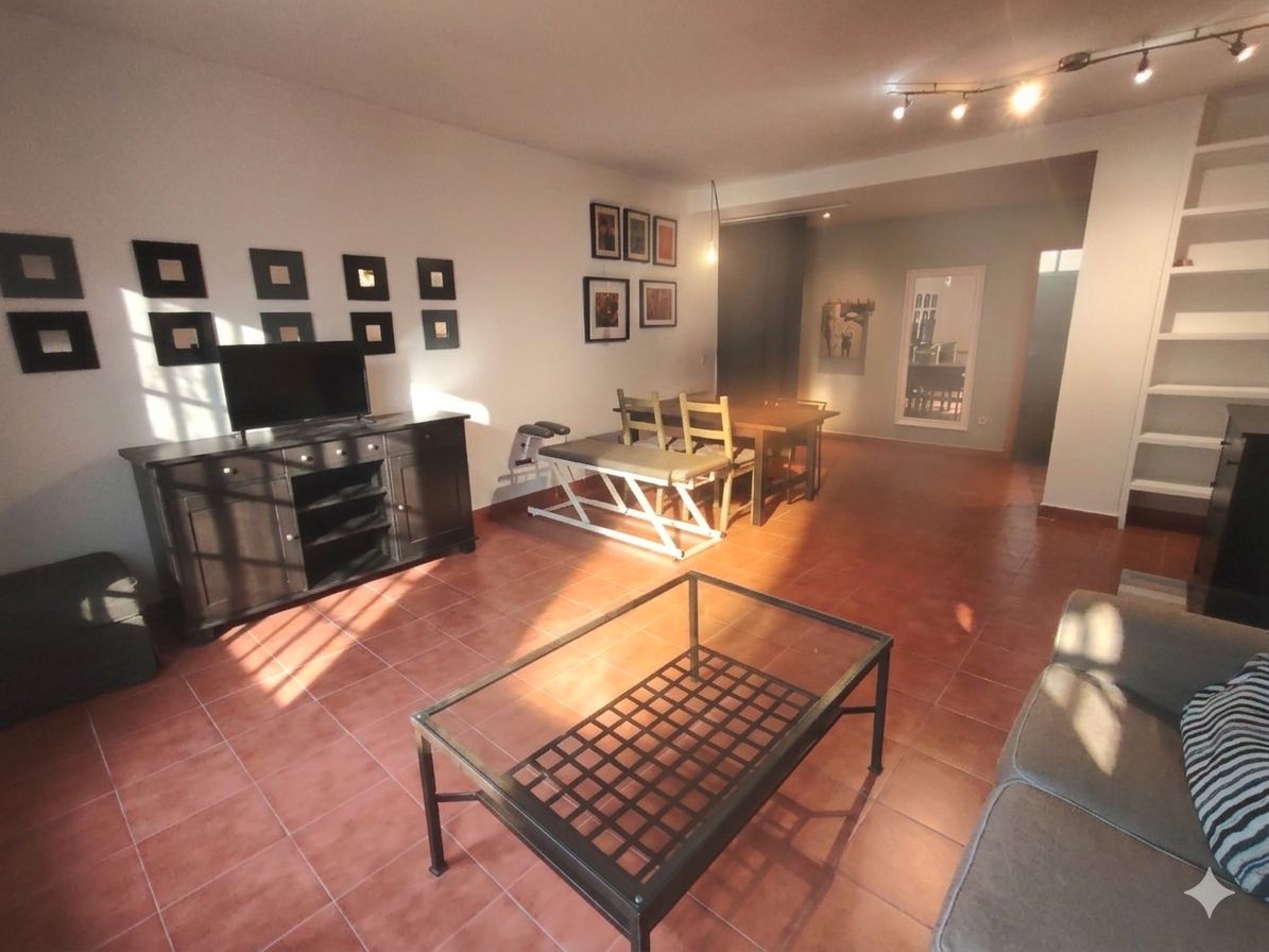 Sala d'estar de Dúplex en venda en San Lorenzo de El Escorial amb Calefacció, Traster i Moblat