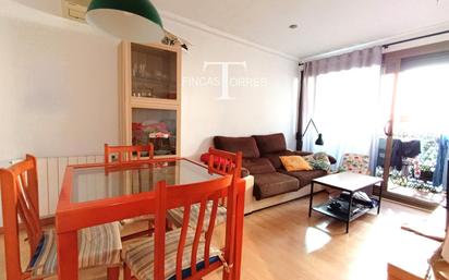 Living room of Flat for sale in Badalona  with Heating, Terrace and Furnished