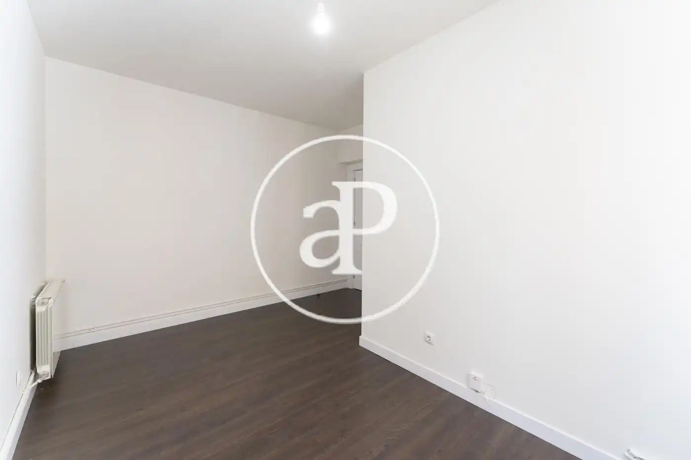 Bedroom of Flat for rent in Madrid  with Air Conditioner, Heating and Balcony