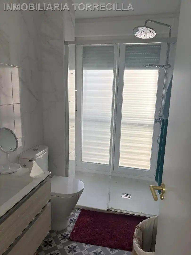 Badezimmer von Wohnung zur Miete in Valladolid mit Klimaanlage, Heizung und Möbliert