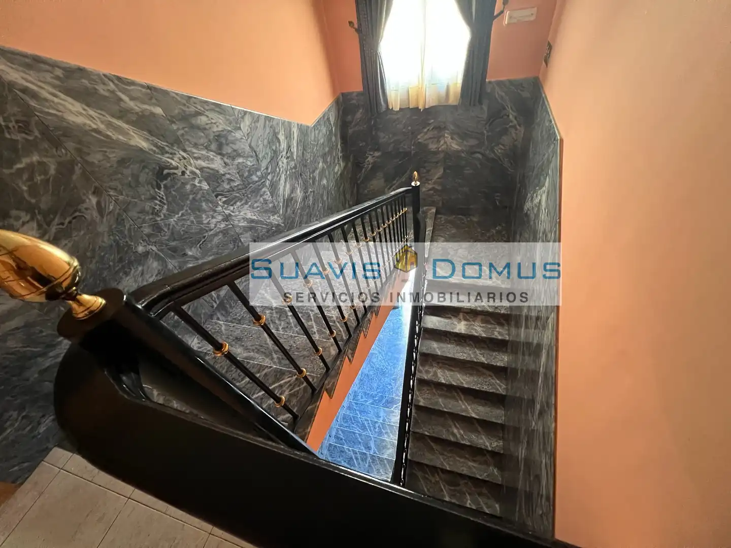 Edificio en venta en Coreses con Alarma