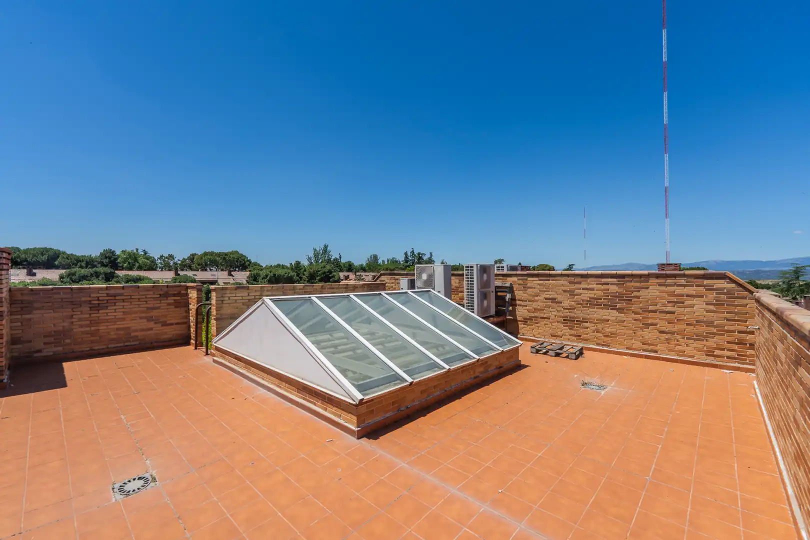 Terrassa de Casa adosada en venda en Las Rozas de Madrid amb Calefacció, Jardí privat i Piscina comunitària