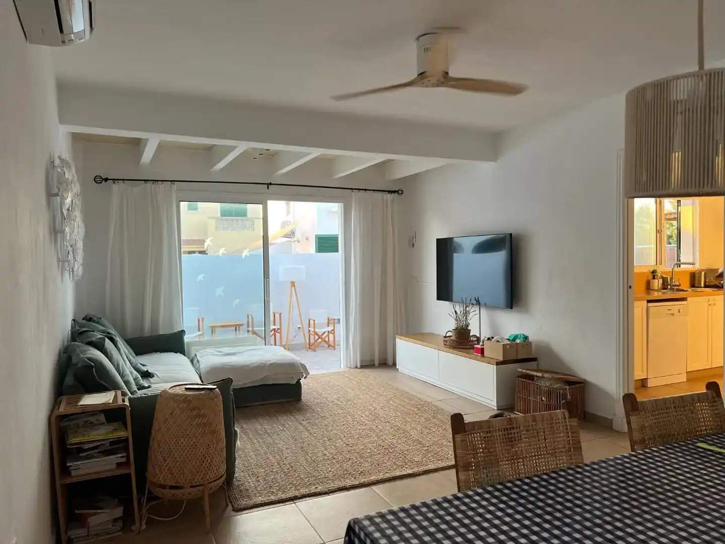 Wohnzimmer von Haus oder Chalet zur Miete in Ciutadella de Menorca mit Klimaanlage, Privatgarten und Abstellraum