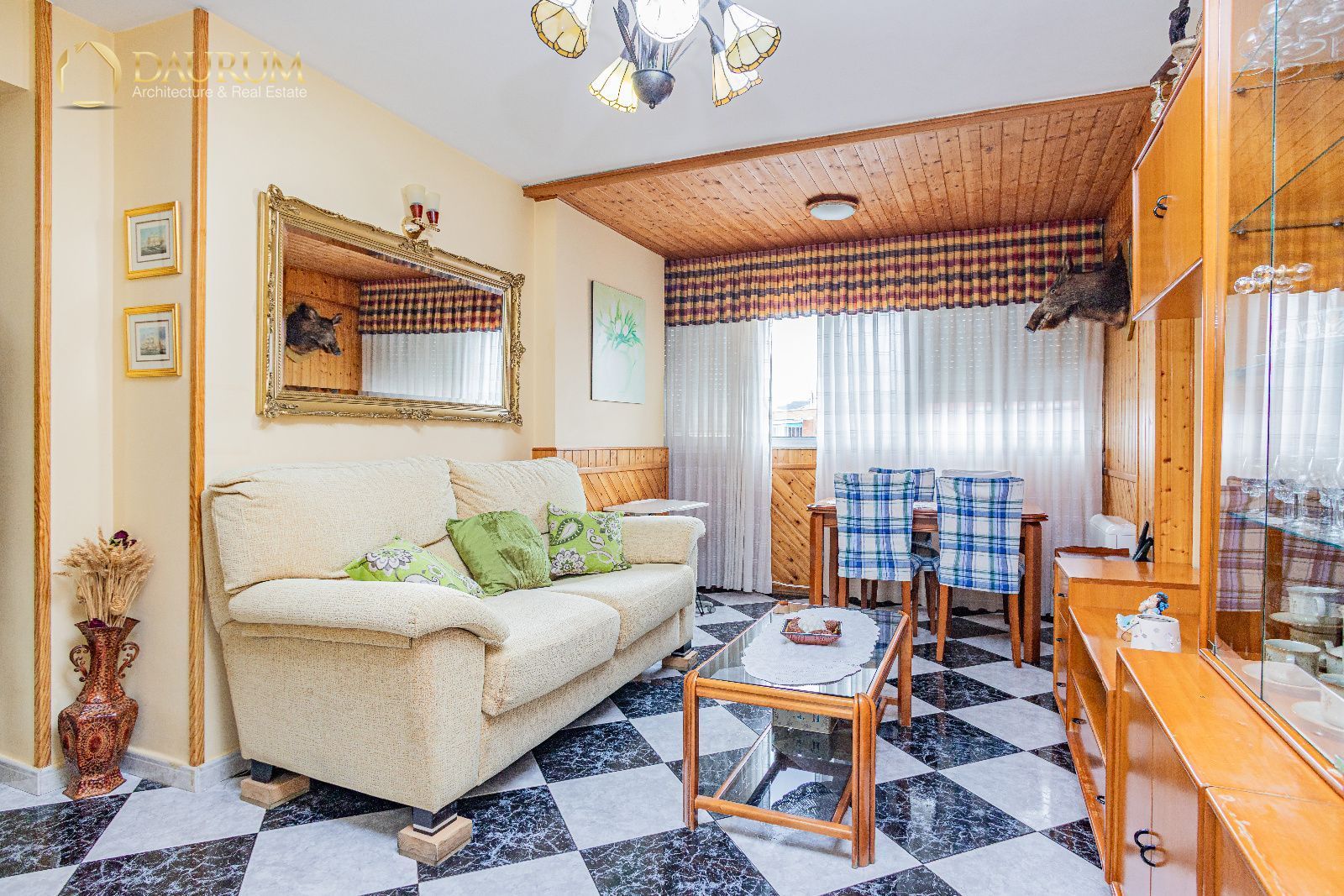 Sala de estar de Piso en venta en Alcalá de Henares con Aire acondicionado, Calefacción y Trastero