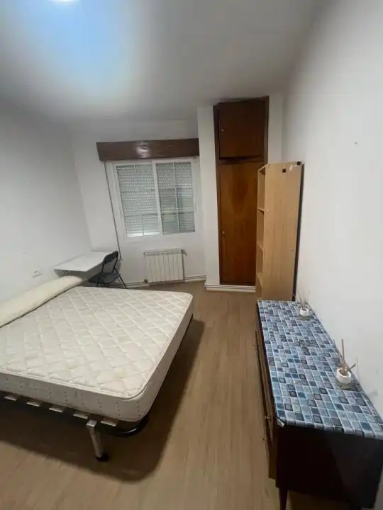Bedroom of Flat for share in Ourense Capital   with Heating, Furnished and Balcony