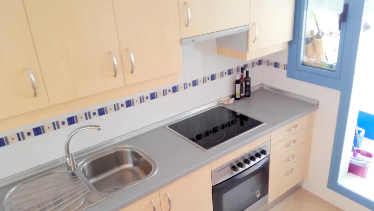 Cocina de Ático de alquiler en Vélez-Málaga con Terraza, Piscina y Amueblado