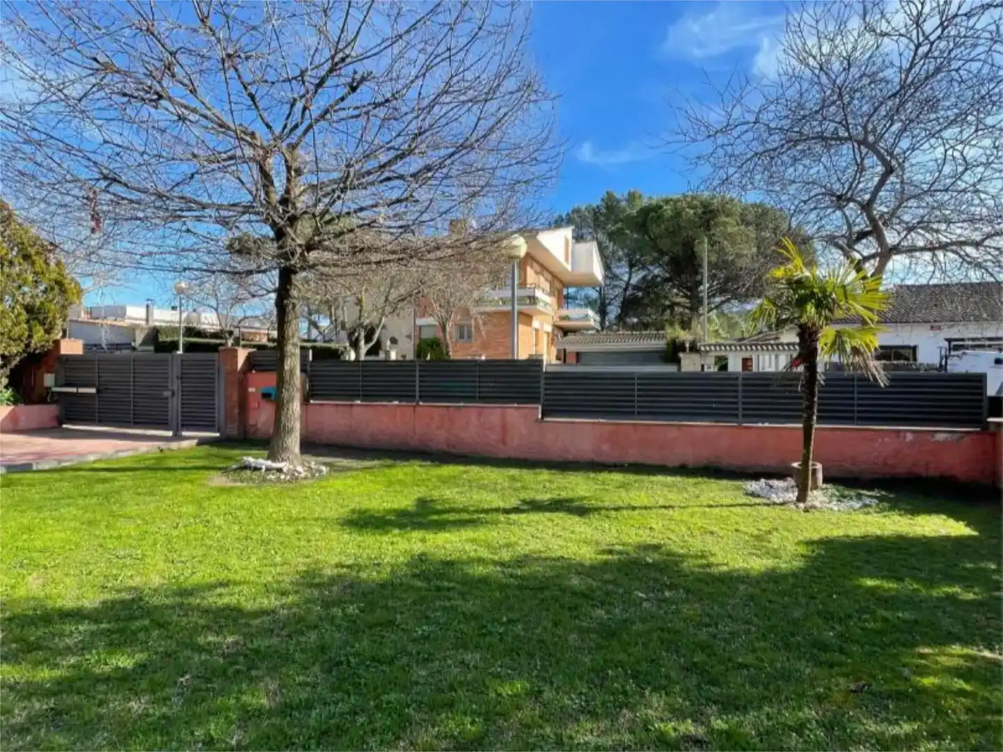 Vista exterior de Pis en venda en Begues amb Aire condicionat i Balcó