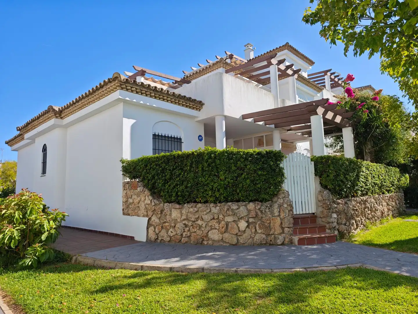 Vista exterior de Apartamento en venta en Chiclana de la Frontera con Jardín privado, Terraza y Amueblado