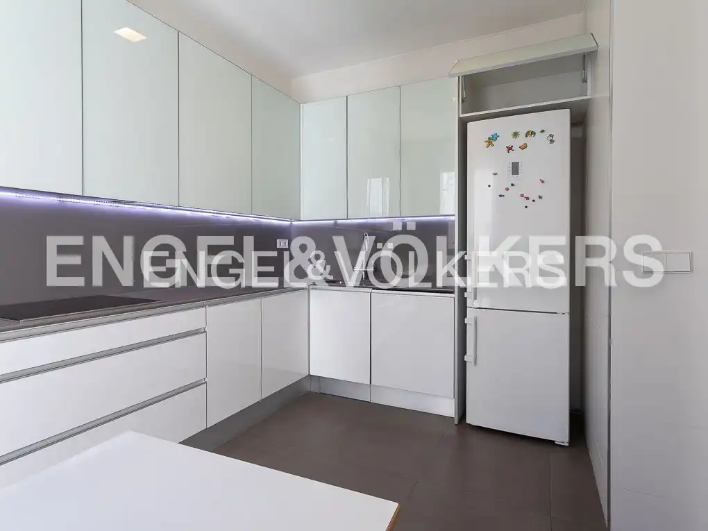 Kitchen of Flat for rent in Valencia  with Air Conditioner, Heating and Parquet flooring