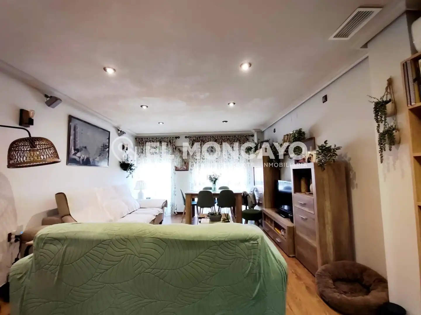 Living room of Apartments for sale in Dolores  with Air Conditioner, Heating and Storage room