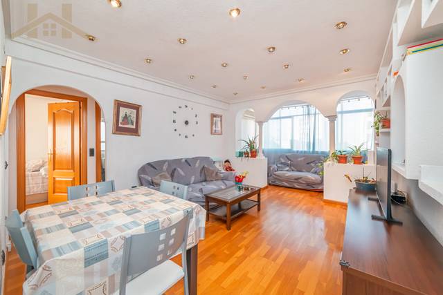 Piso en Venta en Calle del Vallés en Zarzaquemada