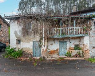 Vista exterior de Casa o xalet en venda en Oviedo  amb Balcó