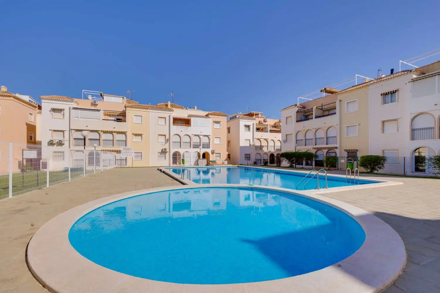 Apartamento con piscina en venta en N/A